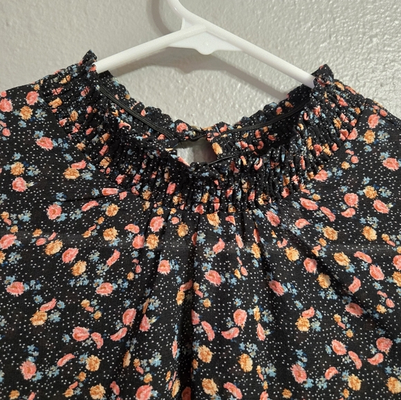 FINAL SALE! $6 Xhilaration Floral Sleevess Blouse Size Large - Picture 5 of 13